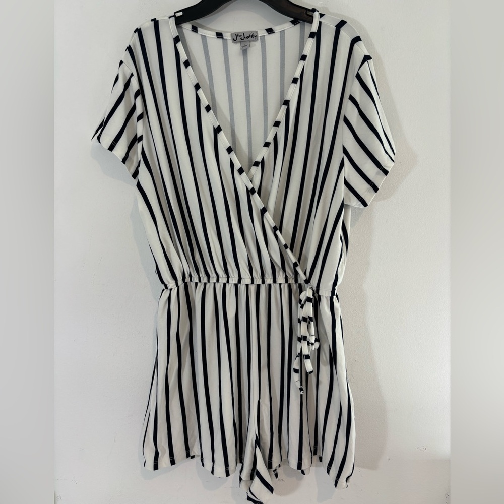 JforJustify Women’s Large Romper White and Navy Blue Stripes Casual VNeck Summer